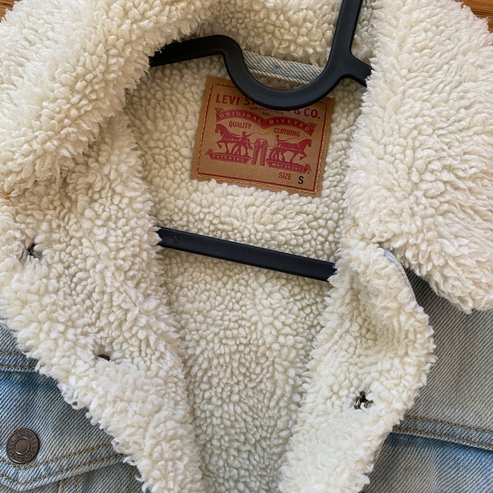 Levi's Sherpa lined denim Original Tricker Jacket Women’s Small - Picture 3 of 11